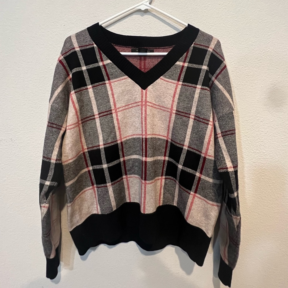 Tahari Women’s Size Medium Plaid Pattern V-Neck Sweater